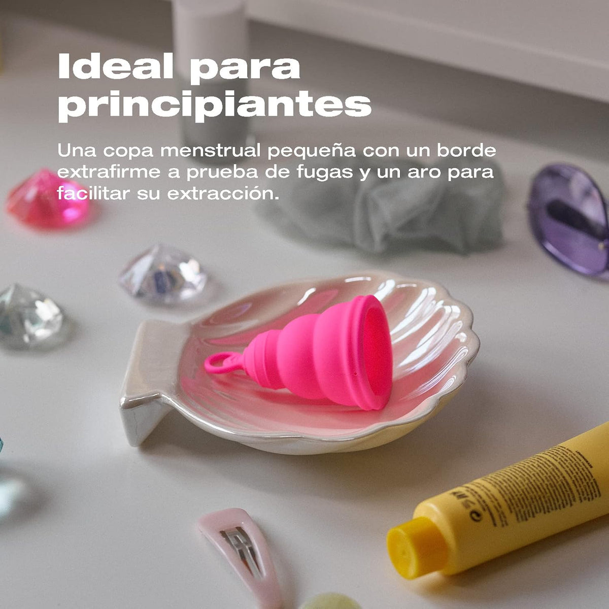 INTIMINA Lily Cup One - Copa Menstrual Plegable Ideal para Principiantes y Adolescentes, Fuchsia